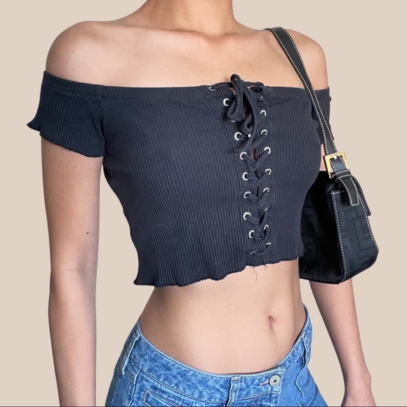 Off shoulder crop top π€ - Picture 4 of 4